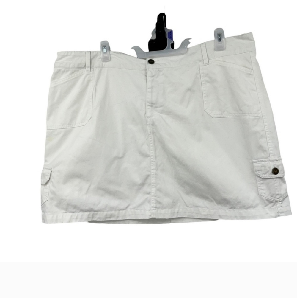 White skort